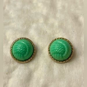 Vintage earrings green swirl clip on
